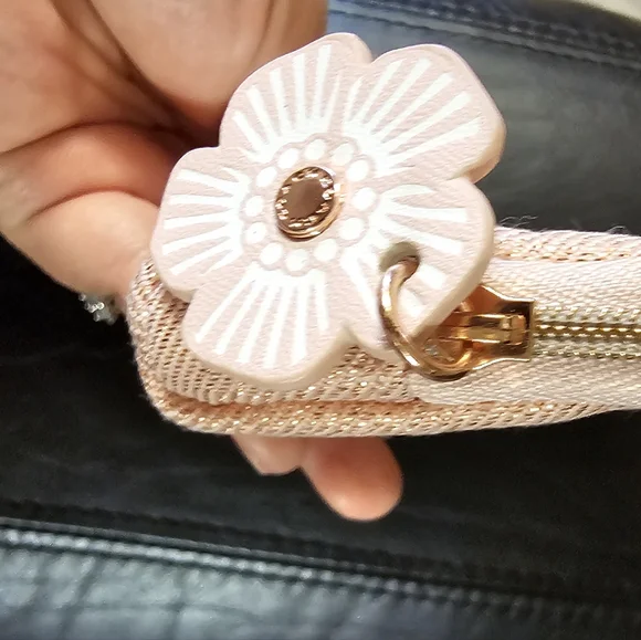 Coach Pink Shimmer zipper coin Pouch with Flower charm pull Rosegold NWOT - Picture 12 of 16
